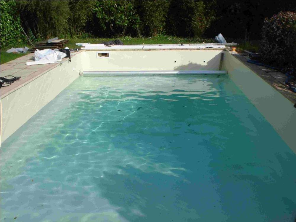 Réalisation d'un entretien de piscine